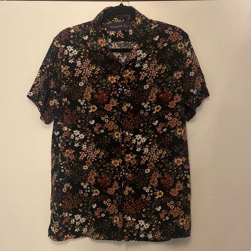 Abercrombie & Fitch Black Floral Short Sleeve Button Up Shirt - Men’s Large